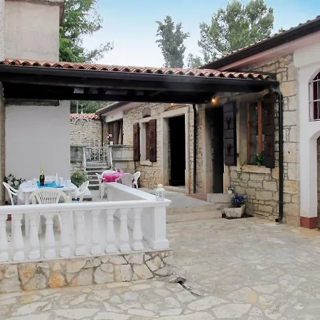 Gortan - Kst100 By Interhome Kastelir